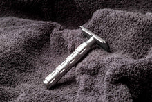 Load image into Gallery viewer, The Goodfellas' Smile- Syntesi Stainless Steel Safety Razor