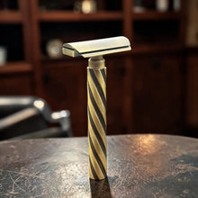 Load image into Gallery viewer, Parker Flight All Brass Safety Razor
